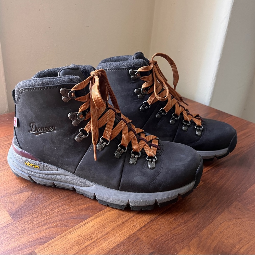 EUC Danner Mountain 600 Insulated Winter Women’s Black Hiking Boots Size 8 $140